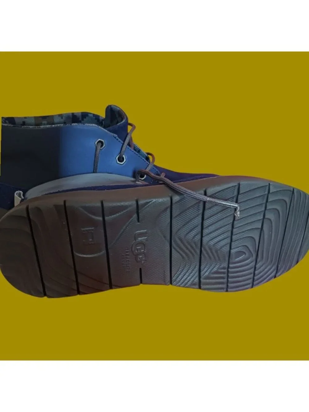 UGG Blue Youth Reflective Canoe Chukka Boots Navy Blue Size 6